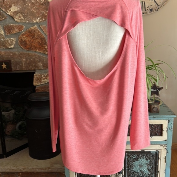 Women’s SO Long Sleeve Open Back Long Sleeve Top Size Large Peach - Picture 7 of 13